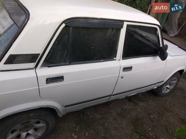 Белый ВАЗ 2107, объемом двигателя 1.5 л и пробегом 75 тыс. км за 1500 $, фото 2 на Automoto.ua