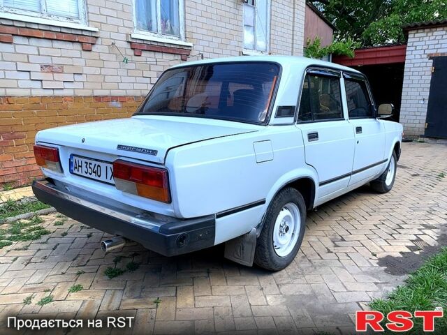 Белый ВАЗ 2107, объемом двигателя 1.5 л и пробегом 215 тыс. км за 1300 $, фото 3 на Automoto.ua