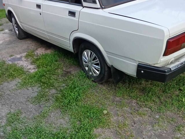 Белый ВАЗ 2107, объемом двигателя 1.5 л и пробегом 250 тыс. км за 1100 $, фото 5 на Automoto.ua