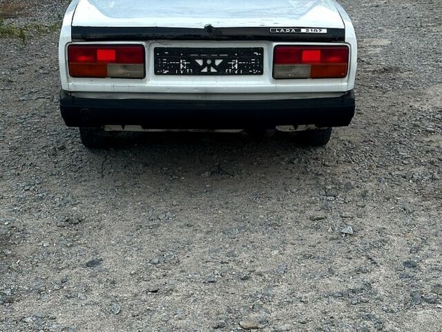 Белый ВАЗ 2107, объемом двигателя 1.5 л и пробегом 99 тыс. км за 777 $, фото 2 на Automoto.ua