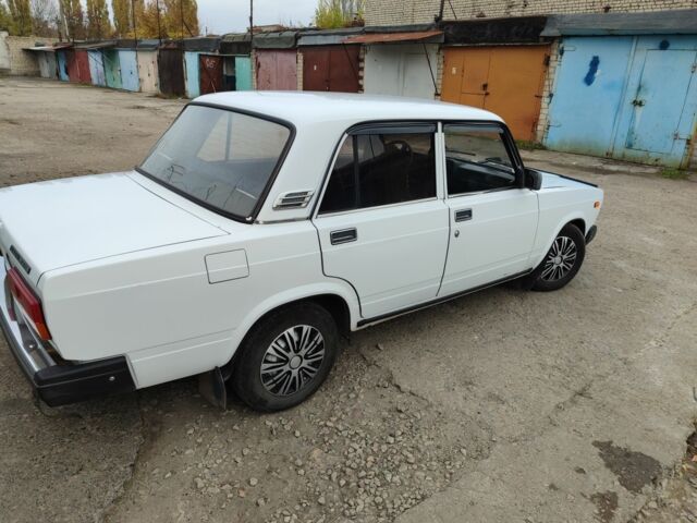 Белый ВАЗ 2107, объемом двигателя 0 л и пробегом 125 тыс. км за 2100 $, фото 1 на Automoto.ua