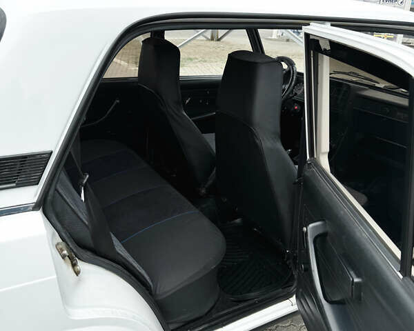 Білий ВАЗ 2107, об'ємом двигуна 1.5 л та пробігом 23 тис. км за 2600 $, фото 11 на Automoto.ua