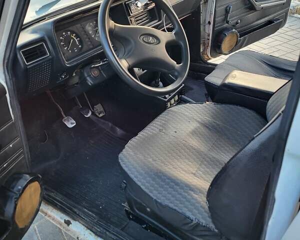 Белый ВАЗ 2107, объемом двигателя 1.45 л и пробегом 96 тыс. км за 1300 $, фото 4 на Automoto.ua