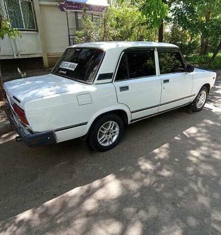 Белый ВАЗ 2107, объемом двигателя 1.5 л и пробегом 45 тыс. км за 1250 $, фото 11 на Automoto.ua