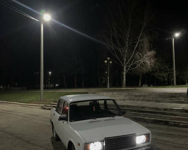 Білий ВАЗ 2107, об'ємом двигуна 1.5 л та пробігом 100 тис. км за 1650 $, фото 2 на Automoto.ua