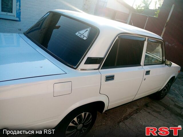 Белый ВАЗ 2107, объемом двигателя 1.5 л и пробегом 0 тыс. км за 1500 $, фото 4 на Automoto.ua