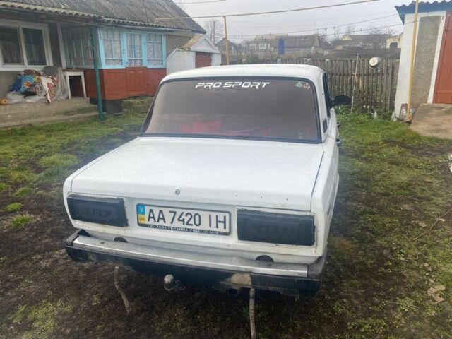 Белый ВАЗ 2107, объемом двигателя 1.6 л и пробегом 300 тыс. км за 850 $, фото 3 на Automoto.ua