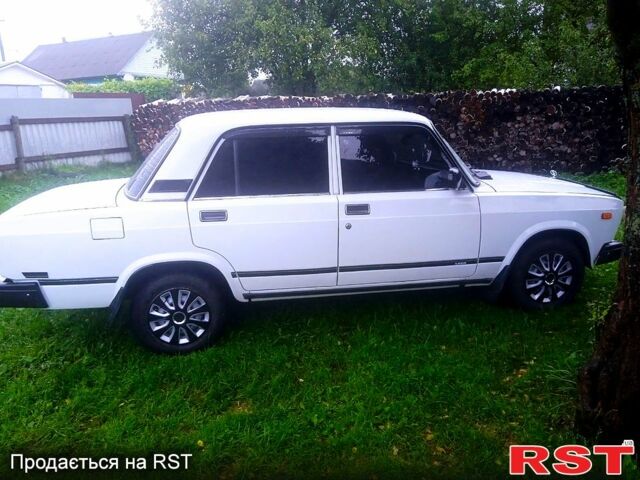 Белый ВАЗ 2107, объемом двигателя 1.5 л и пробегом 35 тыс. км за 2450 $, фото 13 на Automoto.ua