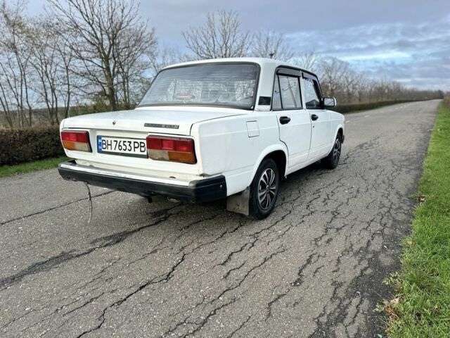 Белый ВАЗ 2107, объемом двигателя 1.5 л и пробегом 80 тыс. км за 1100 $, фото 3 на Automoto.ua