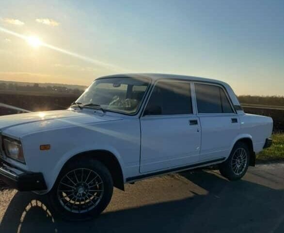 Белый ВАЗ 2107, объемом двигателя 0 л и пробегом 50 тыс. км за 1700 $, фото 2 на Automoto.ua