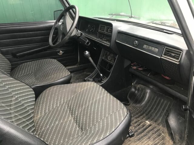 Белый ВАЗ 2107, объемом двигателя 1.6 л и пробегом 100 тыс. км за 500 $, фото 4 на Automoto.ua