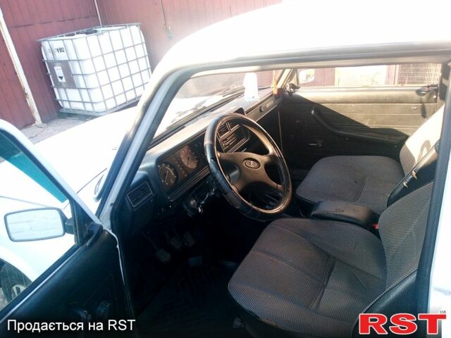 Белый ВАЗ 2107, объемом двигателя 1.5 л и пробегом 0 тыс. км за 1500 $, фото 3 на Automoto.ua