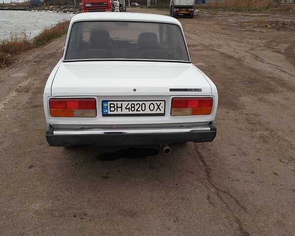 Белый ВАЗ 2107, объемом двигателя 1.5 л и пробегом 246 тыс. км за 2500 $, фото 1 на Automoto.ua