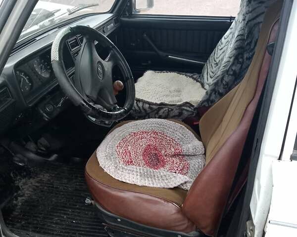 Белый ВАЗ 2107, объемом двигателя 1.7 л и пробегом 50 тыс. км за 1200 $, фото 3 на Automoto.ua