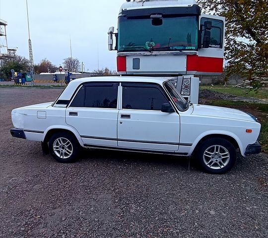 Белый ВАЗ 2107, объемом двигателя 1.5 л и пробегом 45 тыс. км за 1350 $, фото 8 на Automoto.ua