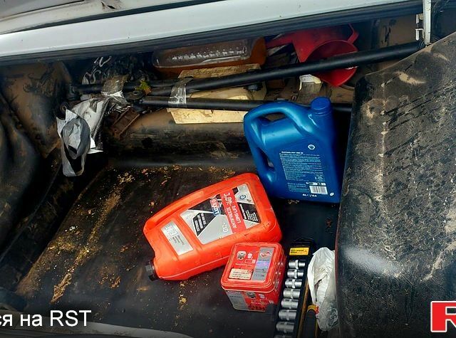 Білий ВАЗ 2107, об'ємом двигуна 1.6 л та пробігом 72 тис. км за 1750 $, фото 6 на Automoto.ua