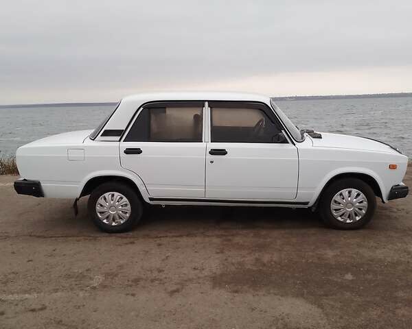 Белый ВАЗ 2107, объемом двигателя 1.5 л и пробегом 246 тыс. км за 2500 $, фото 6 на Automoto.ua