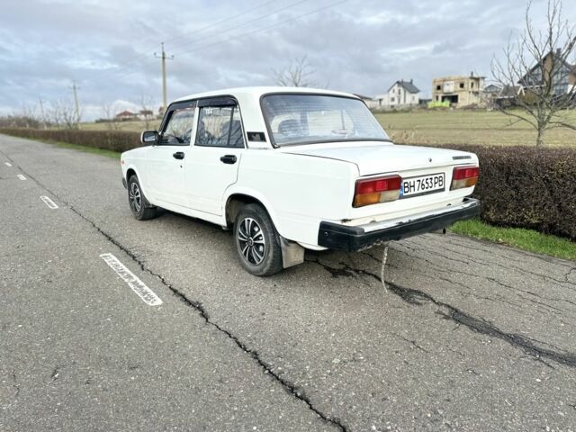 Белый ВАЗ 2107, объемом двигателя 1.5 л и пробегом 80 тыс. км за 1100 $, фото 2 на Automoto.ua