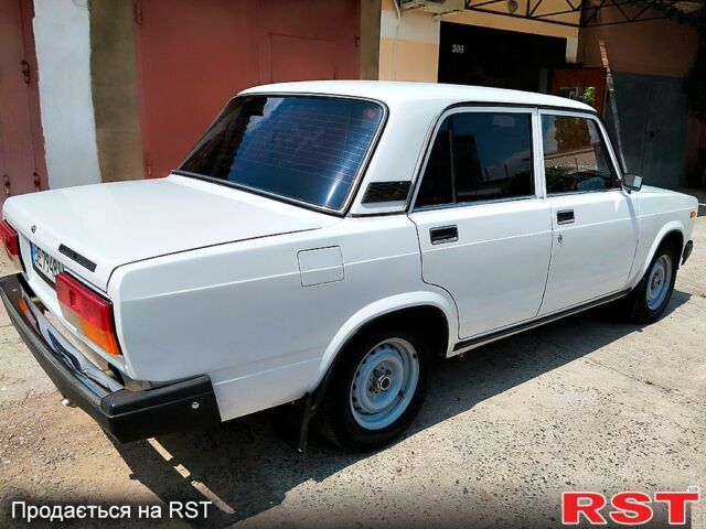 Белый ВАЗ 2107, объемом двигателя 1.5 л и пробегом 44 тыс. км за 2900 $, фото 2 на Automoto.ua