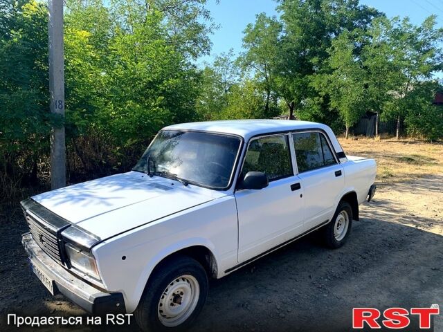 Белый ВАЗ 2107, объемом двигателя 1.5 л и пробегом 0 тыс. км за 800 $, фото 1 на Automoto.ua