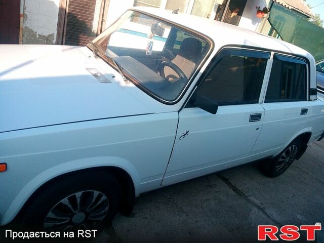 Белый ВАЗ 2107, объемом двигателя 1.5 л и пробегом 0 тыс. км за 1500 $, фото 6 на Automoto.ua