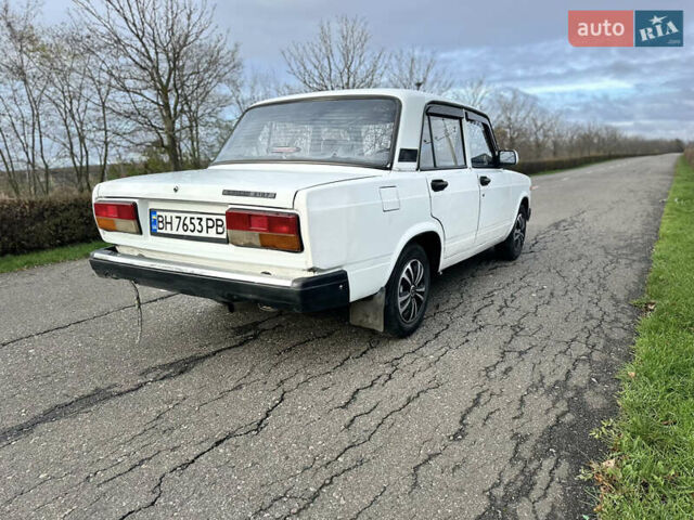 Білий ВАЗ 2107, об'ємом двигуна 1.45 л та пробігом 80 тис. км за 1100 $, фото 2 на Automoto.ua