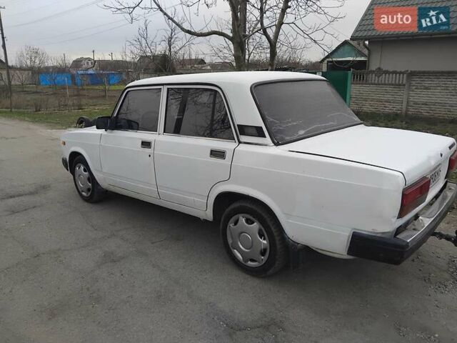 Белый ВАЗ 2107, объемом двигателя 1.45 л и пробегом 68 тыс. км за 900 $, фото 2 на Automoto.ua