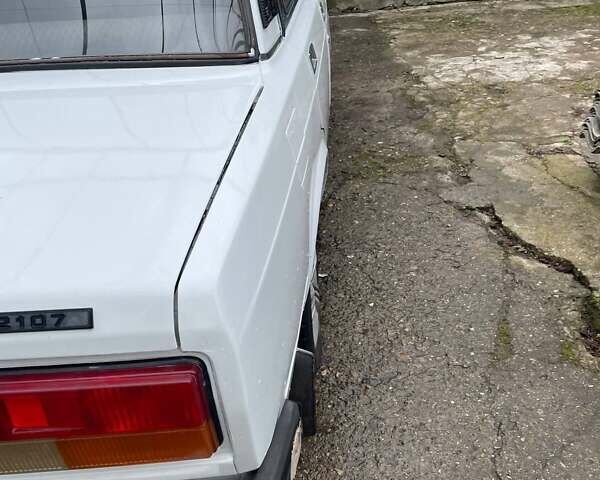 Белый ВАЗ 2107, объемом двигателя 1.5 л и пробегом 90 тыс. км за 1150 $, фото 5 на Automoto.ua