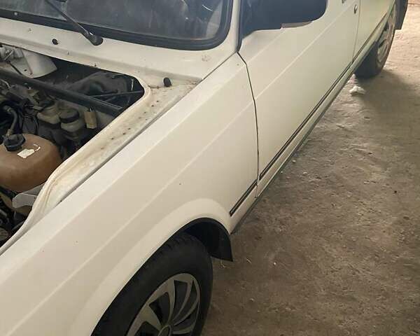 Белый ВАЗ 2107, объемом двигателя 1.57 л и пробегом 289 тыс. км за 1100 $, фото 4 на Automoto.ua