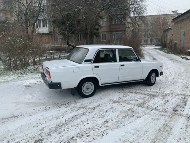 Белый ВАЗ 2107, объемом двигателя 1 л и пробегом 100 тыс. км за 2750 $, фото 3 на Automoto.ua