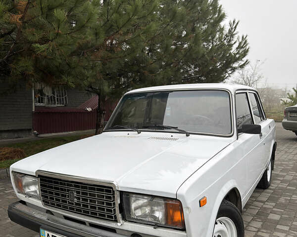 Белый ВАЗ 2107, объемом двигателя 1.5 л и пробегом 75 тыс. км за 1999 $, фото 6 на Automoto.ua