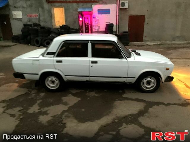 Белый ВАЗ 2107, объемом двигателя 1.5 л и пробегом 100 тыс. км за 600 $, фото 4 на Automoto.ua