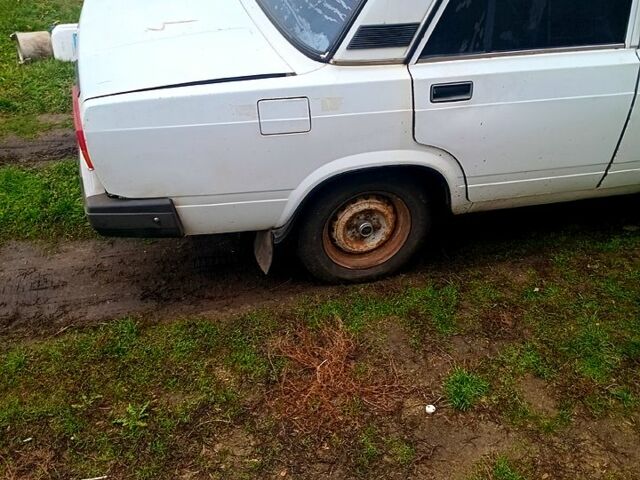 Белый ВАЗ 2107, объемом двигателя 1.6 л и пробегом 50 тыс. км за 550 $, фото 5 на Automoto.ua