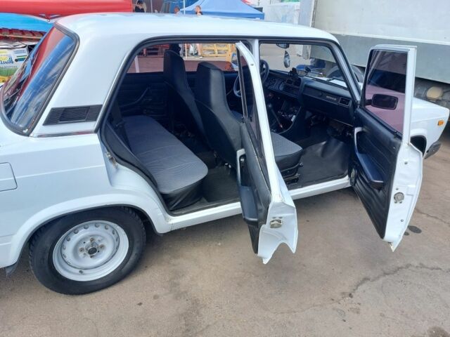 Белый ВАЗ 2107, объемом двигателя 1.6 л и пробегом 84 тыс. км за 2500 $, фото 9 на Automoto.ua