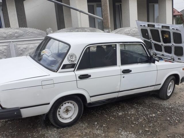 Белый ВАЗ 2107, объемом двигателя 1.6 л и пробегом 150 тыс. км за 900 $, фото 1 на Automoto.ua