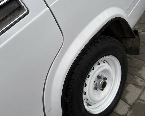 Белый ВАЗ 2107, объемом двигателя 1.5 л и пробегом 75 тыс. км за 1999 $, фото 13 на Automoto.ua