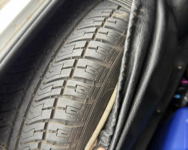 Белый ВАЗ 2107, объемом двигателя 1.5 л и пробегом 75 тыс. км за 1999 $, фото 19 на Automoto.ua