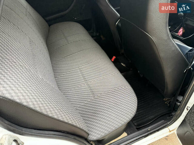 Белый ВАЗ 2107, объемом двигателя 1.6 л и пробегом 81 тыс. км за 1250 $, фото 17 на Automoto.ua