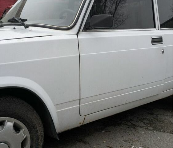 Белый ВАЗ 2107, объемом двигателя 1.5 л и пробегом 76 тыс. км за 1500 $, фото 3 на Automoto.ua