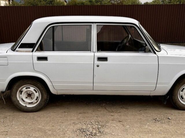 Белый ВАЗ 2107, объемом двигателя 1.6 л и пробегом 97 тыс. км за 1500 $, фото 3 на Automoto.ua