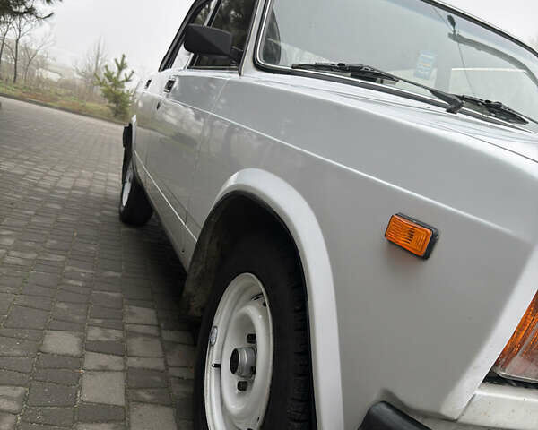 Белый ВАЗ 2107, объемом двигателя 1.5 л и пробегом 75 тыс. км за 1999 $, фото 16 на Automoto.ua