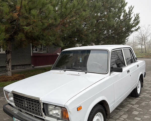 Белый ВАЗ 2107, объемом двигателя 1.5 л и пробегом 75 тыс. км за 1999 $, фото 8 на Automoto.ua