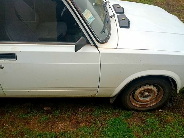 Белый ВАЗ 2107, объемом двигателя 1.6 л и пробегом 50 тыс. км за 550 $, фото 3 на Automoto.ua