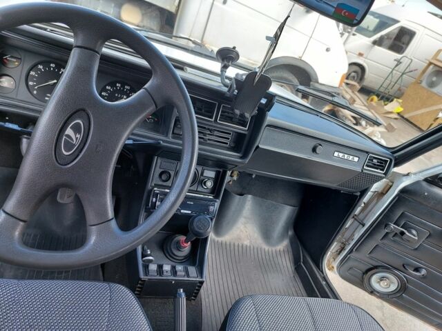 Белый ВАЗ 2107, объемом двигателя 1.6 л и пробегом 84 тыс. км за 2500 $, фото 2 на Automoto.ua