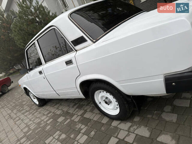 Белый ВАЗ 2107, объемом двигателя 1.5 л и пробегом 75 тыс. км за 1999 $, фото 11 на Automoto.ua