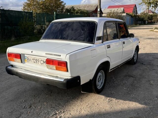 Белый ВАЗ 2107, объемом двигателя 1.6 л и пробегом 170 тыс. км за 1350 $, фото 2 на Automoto.ua