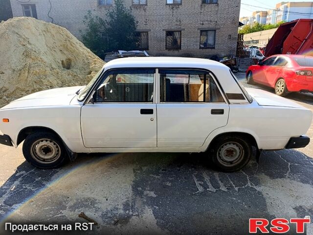 Белый ВАЗ 2107, объемом двигателя 1.6 л и пробегом 103 тыс. км за 1200 $, фото 4 на Automoto.ua