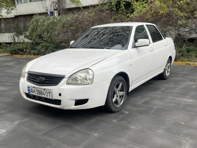 Белый ВАЗ 2107, объемом двигателя 1.6 л и пробегом 206 тыс. км за 1700 $, фото 1 на Automoto.ua