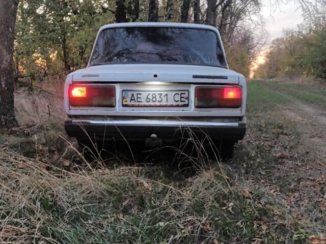 Белый ВАЗ 2107, объемом двигателя 1 л и пробегом 100 тыс. км за 665 $, фото 3 на Automoto.ua