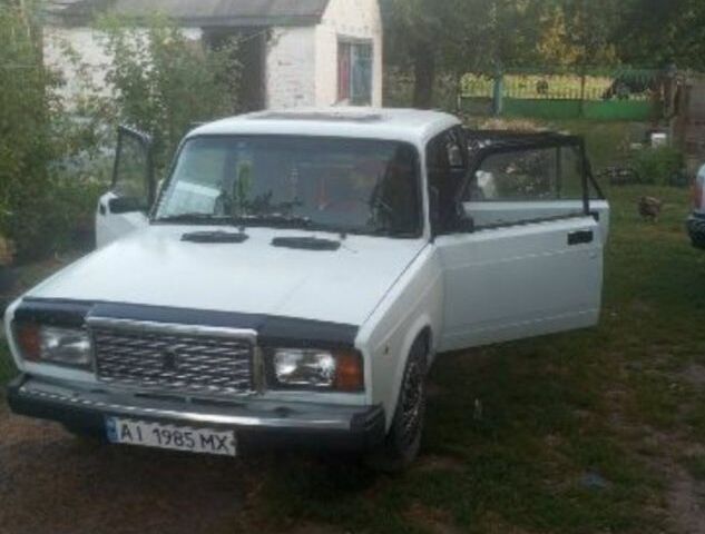 Белый ВАЗ 2107, объемом двигателя 1.5 л и пробегом 1000 тыс. км за 409 $, фото 1 на Automoto.ua